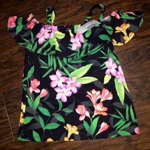 ⭐️COLD SHOULDER TOP⭐️(2)